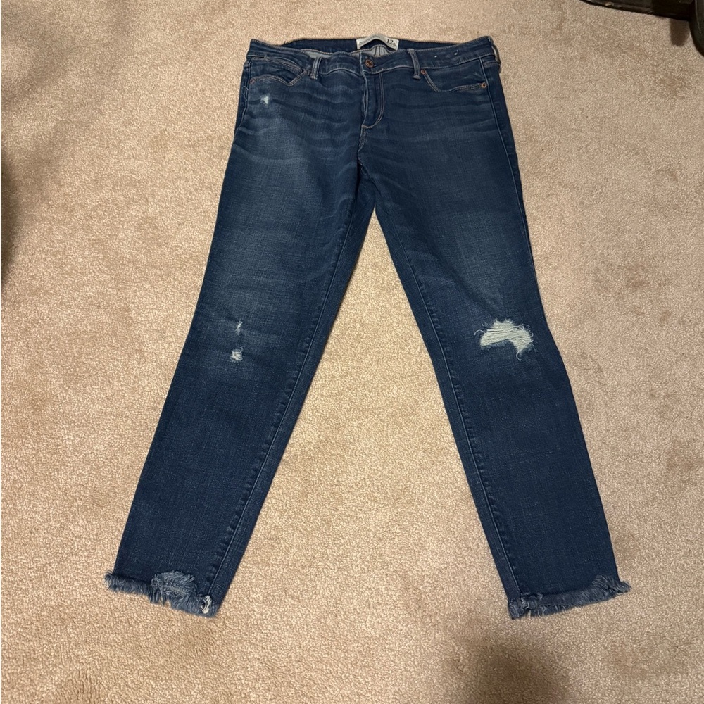 💲 2/$20 Abercrombie and Fitch Stylish Blue Distressed Women Ankle Jeans 31x28
